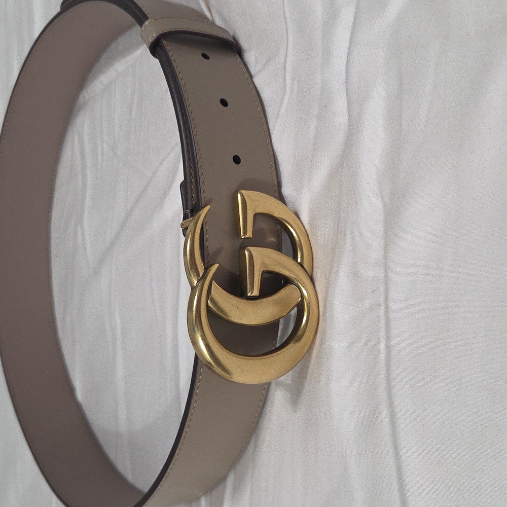 Gucci Taupe Pink Leather Belt with Gold Double G Buckle - Picture 2 of 16